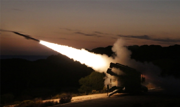 Lanzamiento de un misil Aspide del RAAA 73