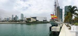 El buque escuela español atracado en Miami
