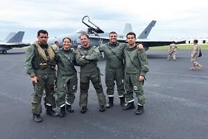 Pilotos de F-18 durante su escala en Norfolk