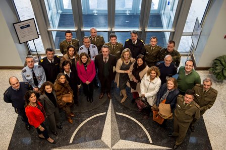 Consul General, General Valcarcel and Spanish military personnel stationed en SACT and their families