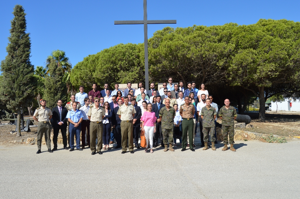 Visita del V CDNJ a unidades militares del Sur de España