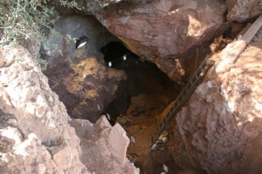 Entrada de la Cueva de Santa Ana