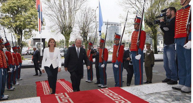 Cospedal se reune con el ministro de Defensa de Colombia y con los observadores españoles