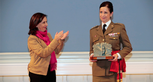 La general Patricia Ortega recibe el Premio Nacional de la Federación de Mujeres Progresistas