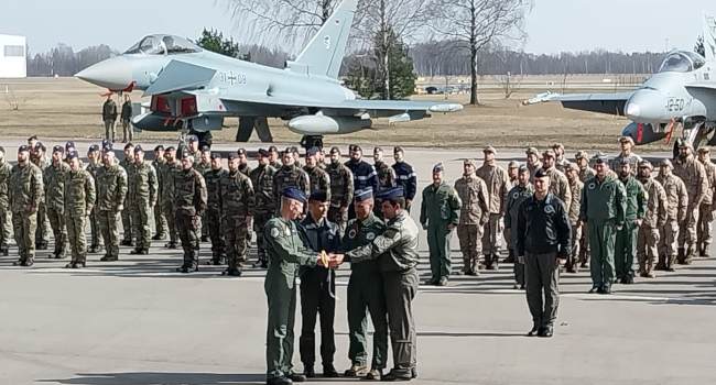 Ocho aviones F-18 del Ala 12 y Ala 15 y 150 militares han desplegado en la base lituana de Siauliai para iniciar la misión OTAN de Policía Aérea en...