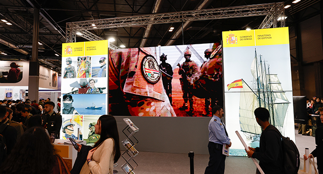 Defensa participa en la Semana de la Educación Aula 2025