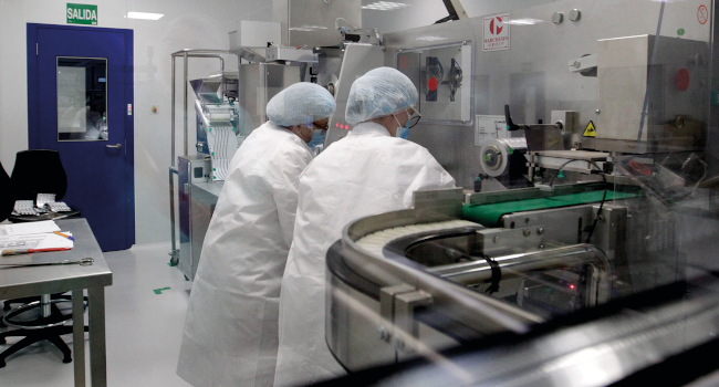 El Centro Militar de Farmacia abastece de medicamentos a las Fuerzas Armadas y juega un papel clave en emergencias sanitarias. Ubicado en la Base L...