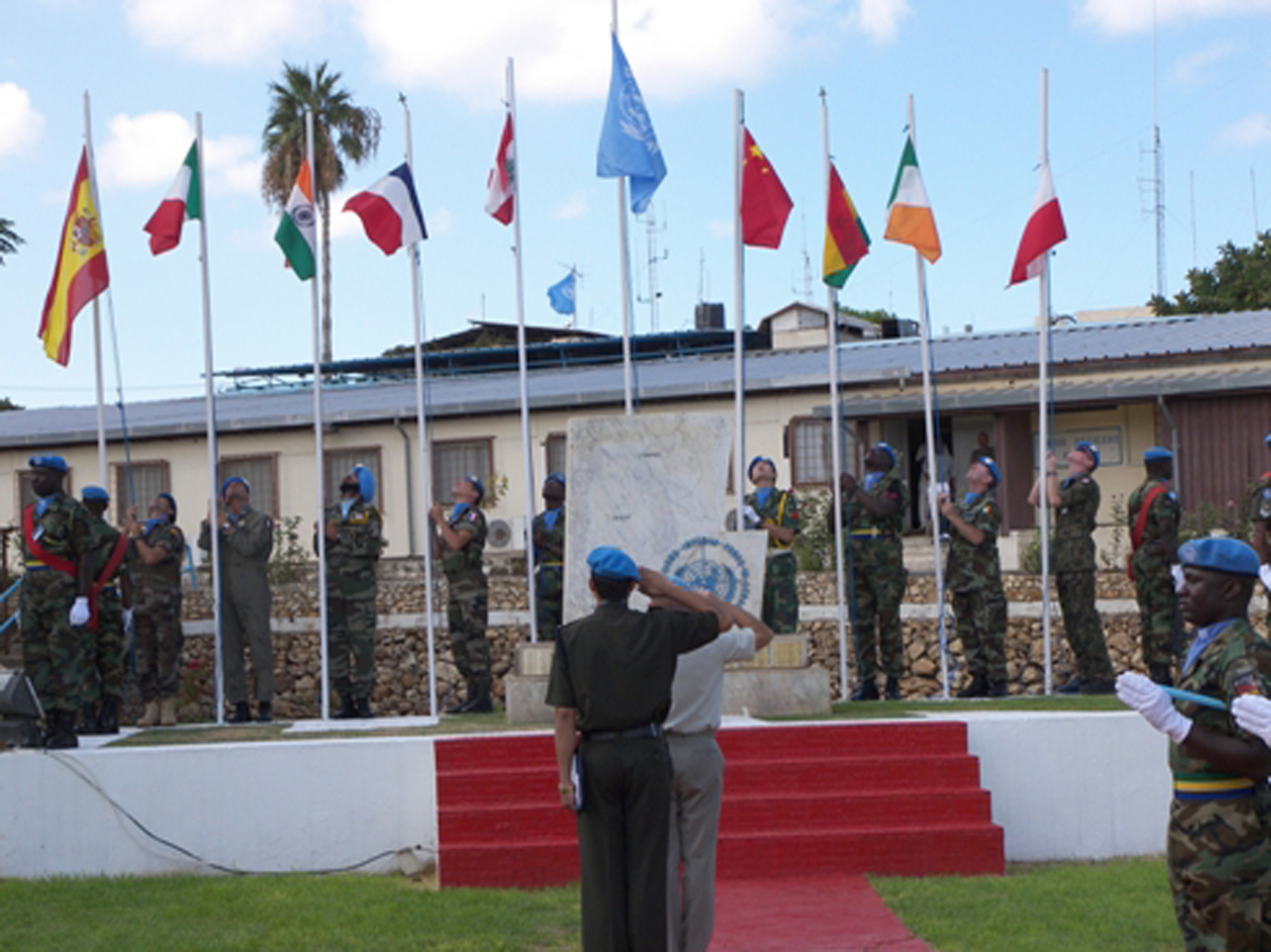 LA BANDERA DE ESPAÑA ONDEA YA EN EL CUARTEL GENERAL DE UNIFIL