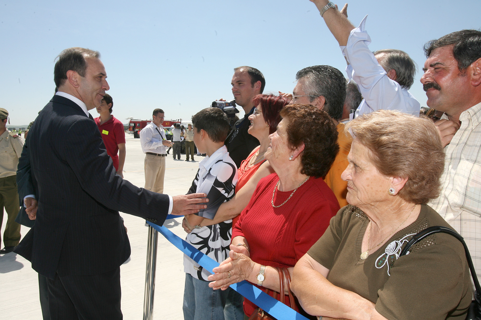 EL MINISTRO DE DEFENSA RECIBE EN JEREZ A LOS SOLDADOS QUE REGRESAN DE MOSTAR