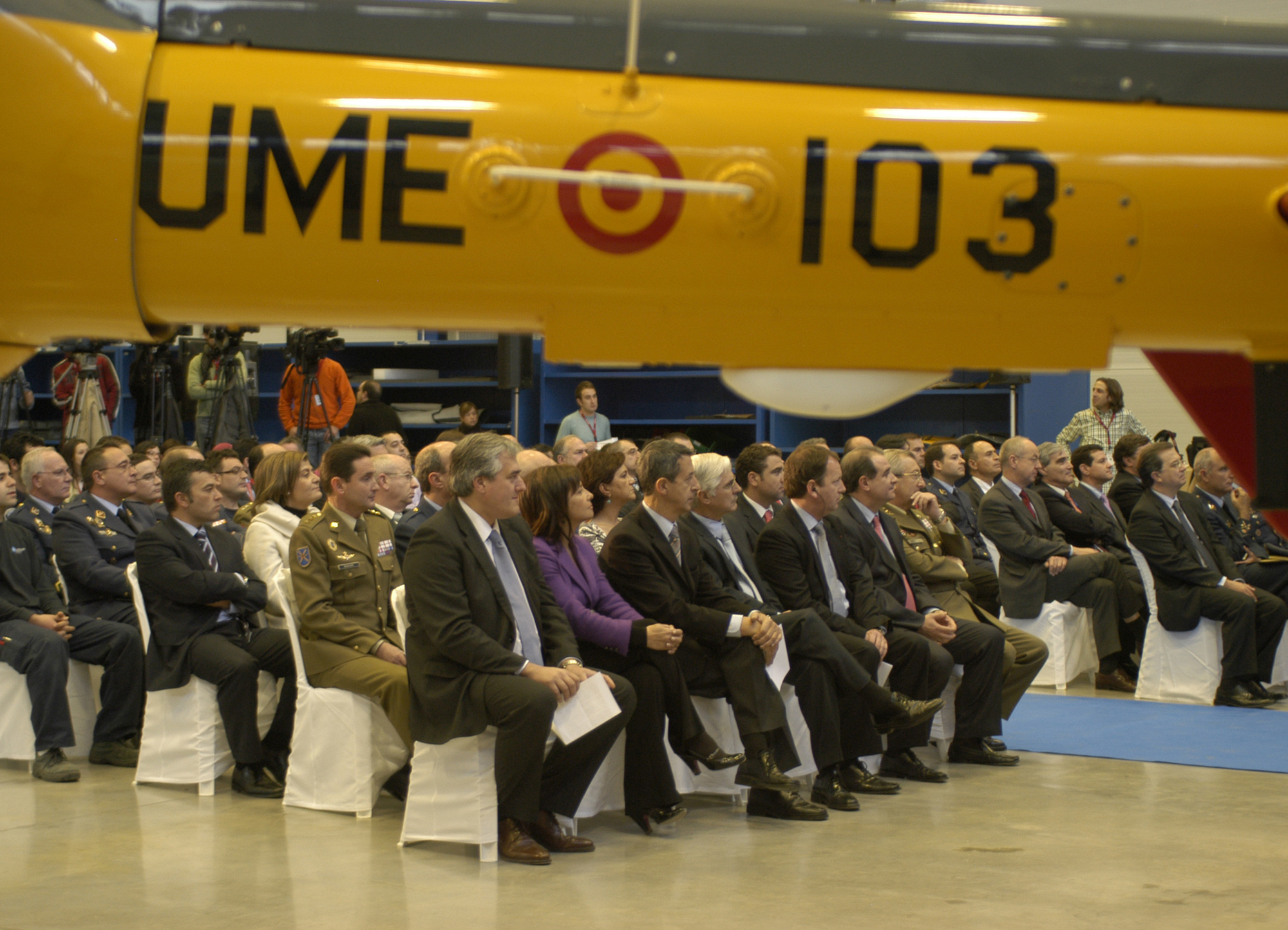LA UNIDAD MILITAR DE EMERGENCIAS (UME) RECIBE UN NUEVO HELICÓPTERO LIGERO, FABRICADO ÍNTEGRAMENTE EN ESPAÑA