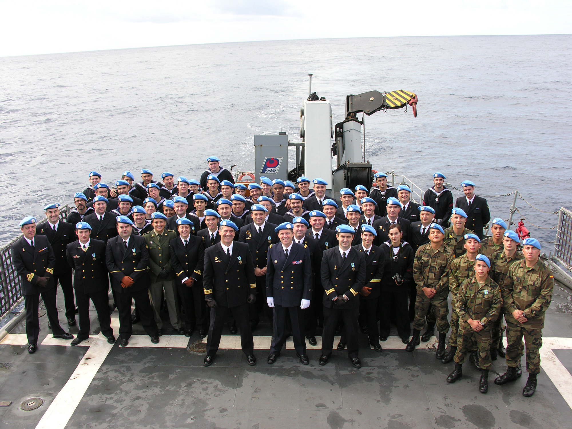 MIEMBROS DE LA DOTACIÓN DEL PATRULLERO 