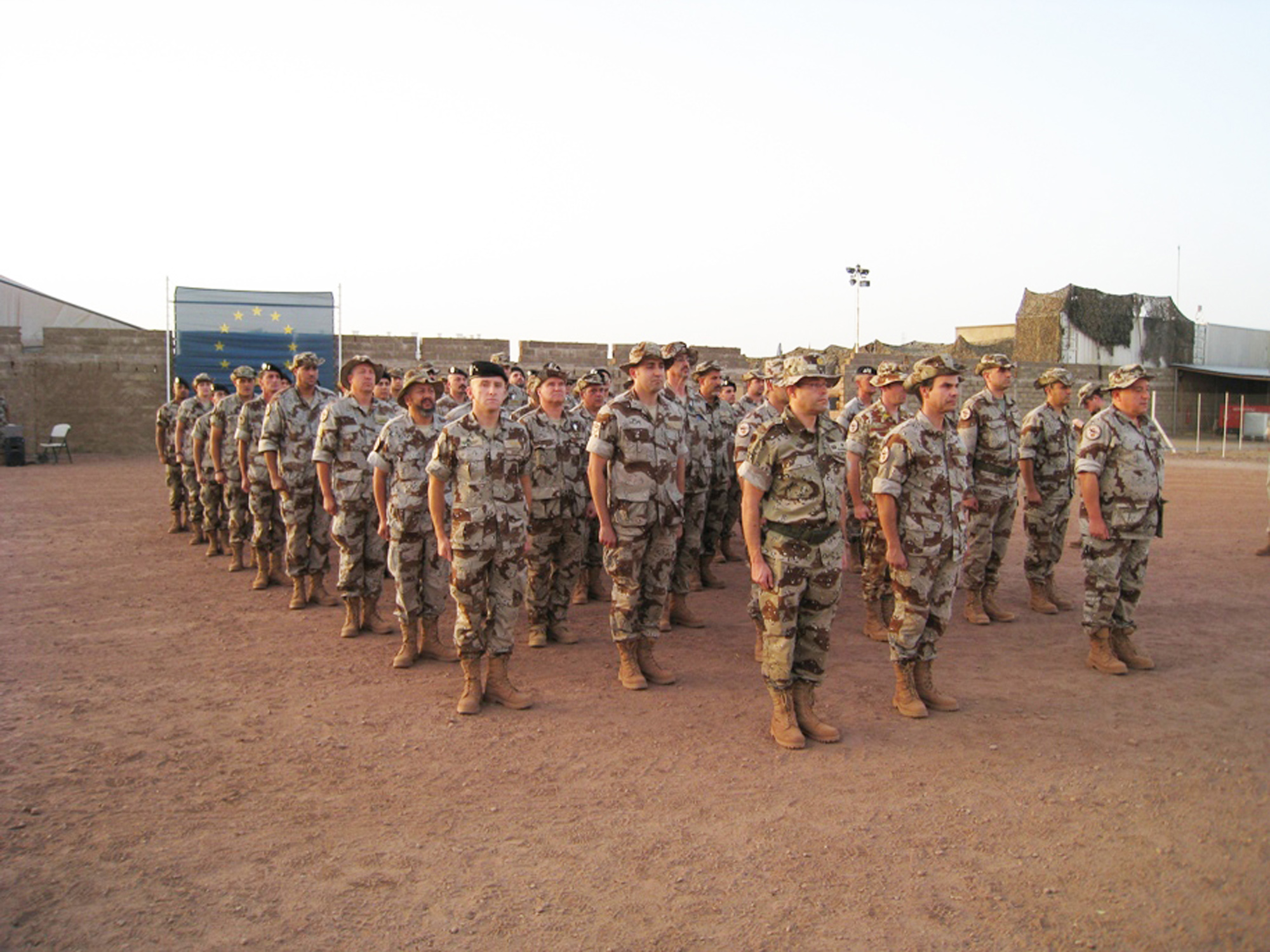 MILITARES ESPAÑOLES EN CHAD, CONDECORADOS CON LA MEDALLA DE LA UE