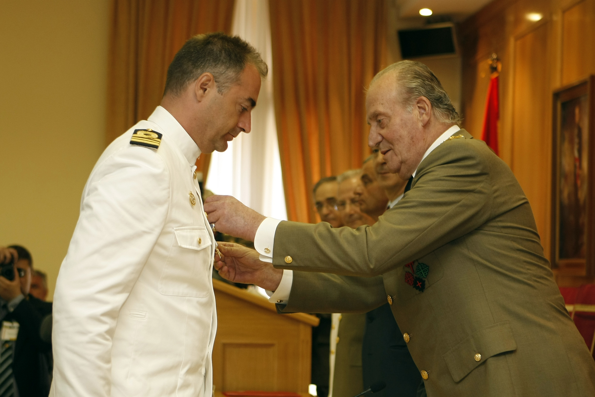 S.M. EL REY CLAUSURA EL X CURSO DE ESTADO MAYOR  DE LAS FUERZAS ARMADAS