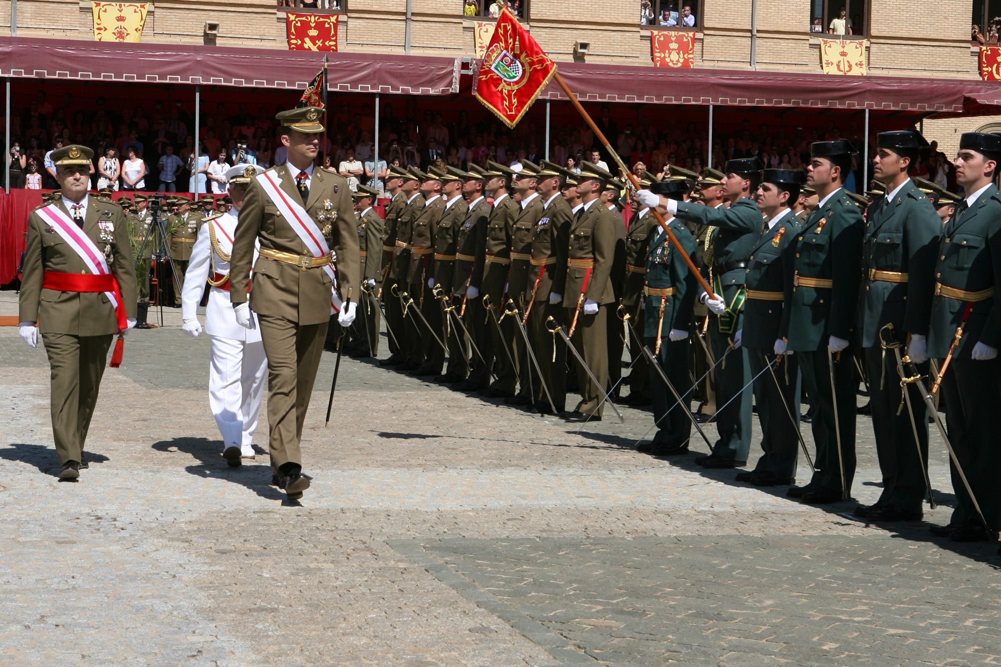 Autoridades - SAR Príncipe de Asturias - LOS PRÍNCIPES DE ASTURIAS PRESIDEN LA ENTREGA DE REALES DESPACHOS EN LA ACADEMIA GENERAL MILITAR
