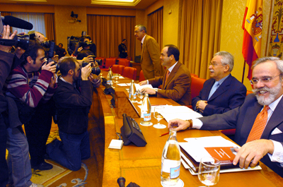 BONO RESUME EN 'LEGALIDAD Y PARLAMENTO' LAS CLAVES DE LA NUEVA DIRECTIVA DE DEFENSA NACIONAL