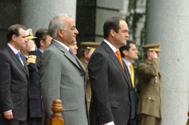 Los ministros de Defensa de España y Pakistán reciben honores en le Ministerio de Defensa