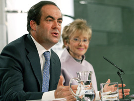 El ministro de Defensa durante la rueda de prensa tras la reunión del Consejo de Ministros