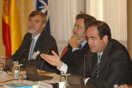 El ministro de Defensa durante el acto de apertura del IV seminario de Seguridad y Defensa