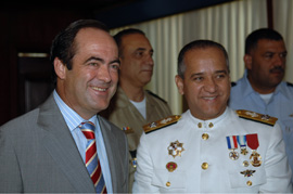 José Bono, ministro de Defensa, durante su visita a la República Dominicana