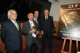 José Bono, Sabino Fernández Campo, Antonio Morillo y José Oneto en la preserntación del libro '23F. La historia no contada' en el Auditorium del Congreso de los Diputados