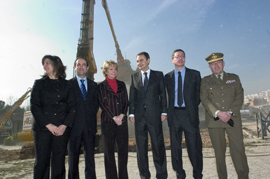 El presidente del Gobierno, José Luis Rodriguez Zapatero; la presidenta de Madrid, Esperanza Aguirre; el alcalde de Madrid, Alberto Ruiz Gallardón;  los ministros de Defensa, José Bono, y de la Vivienda, María Antonia Trujillo, y el JEMAD, general Félix S