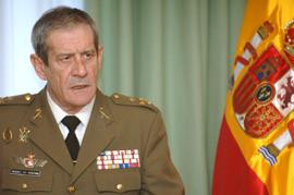 El teniente general del Ejército de Tierra Alvarez del Manzano durante su discurso en la toma de posesión