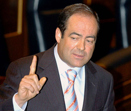 El ministro de Defensa, José Bono, en el Congreso de los Diputados