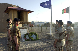 LOS MILITARES ESPAÑOLES EN HERAT (AFGANISTÁN) RINDEN HOMENAJE A LOS 17 COMPAÑEROS FALLECIDOS HACE UN AÑO EN EL ACCIDENTE DEL COUGAR