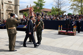 Jura de Bandera en la Plaza de San Marcos de León del delegado del Gobierno, Miguel Alejo, preside el ministro Alonso