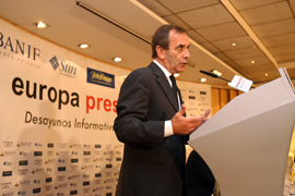 En ministro de Defensa durante su intervención