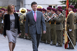 La ministra de Defensa recibió hoy a su homólogo colombiano