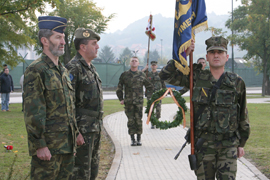 El JEMAD durante su visita a la base 'Camp Butmir' de Sarajevo