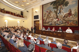 La ministra de Defensa Carme Chac&oacute;n durante la presentaci&oacute;n del Cuaderno de Estrategia en  Centro Superior de Estudios de la Defensa Nacional (CESEDEN)