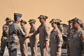 El general José Julio Rodríguez Fernández visita en Djibouti, el destacamento Orión dentro de la operación Atalanta