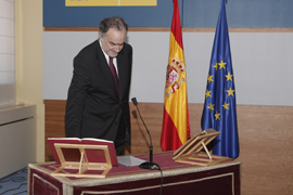 El nuevo director general de Relaciones Institucionales de la Defensa en el momento de la toma de posesión