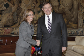 CARME CHACÓN Y FRANZ JOSEF JUNG ANALIZAN LA SITUACIÓN DE LAS OPERACIONES EN AFGANISTÁN Y FRENTE A LAS COSTAS DE SOMALIA