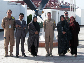 Militares españoles potencian el papel de la mujer en la sociedad afgana