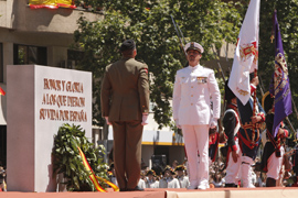 Homenaje a la bandera y a los que dieron su vida por España. Dia de las FAS