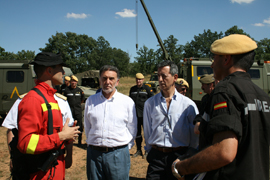 Constantino Méndez visita el destacamento de la UME en León