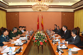 España y Vietnam firman un memorando de cooperación en el ámbito de la Defensa