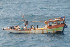 El buque ‘Galicia’ libera a un pesquero keniata en aguas de Somalia