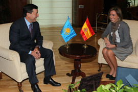 España agradece el apoyo de Kazajstán en el tránsito aéreo a Afganistán