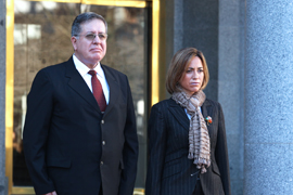 La ministra de Defensa Carme Chacón, junto a su homólogo