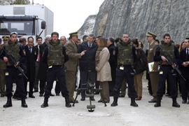 Chacón asiste al entrenamiento de los vigilantes de los atuneros del Índico