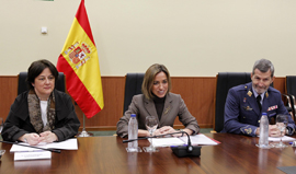 Chacón asiste al entrenamiento de los vigilantes de los atuneros del Índico