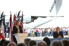 Países integrantes del A-400 M y Airbus Military firman el acuerdo definitivo