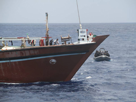 La 'Canarias' libera un pesquero iraní secuestrado desde hace cinco meses