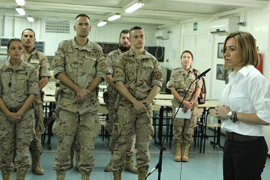 La ministra de Defensa destaca el valor de nuestros militares en Afganistán