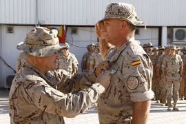 El contingente español en Herat condecorado con la medalla de la OTAN
