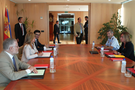 Las ministras en la sala de reuniones del Ministerio de Asuntos Exteriores